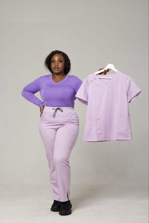 Sain&Sauf -Women’s Scrubs Set – V-Neck with Utility Pockets – Image 2