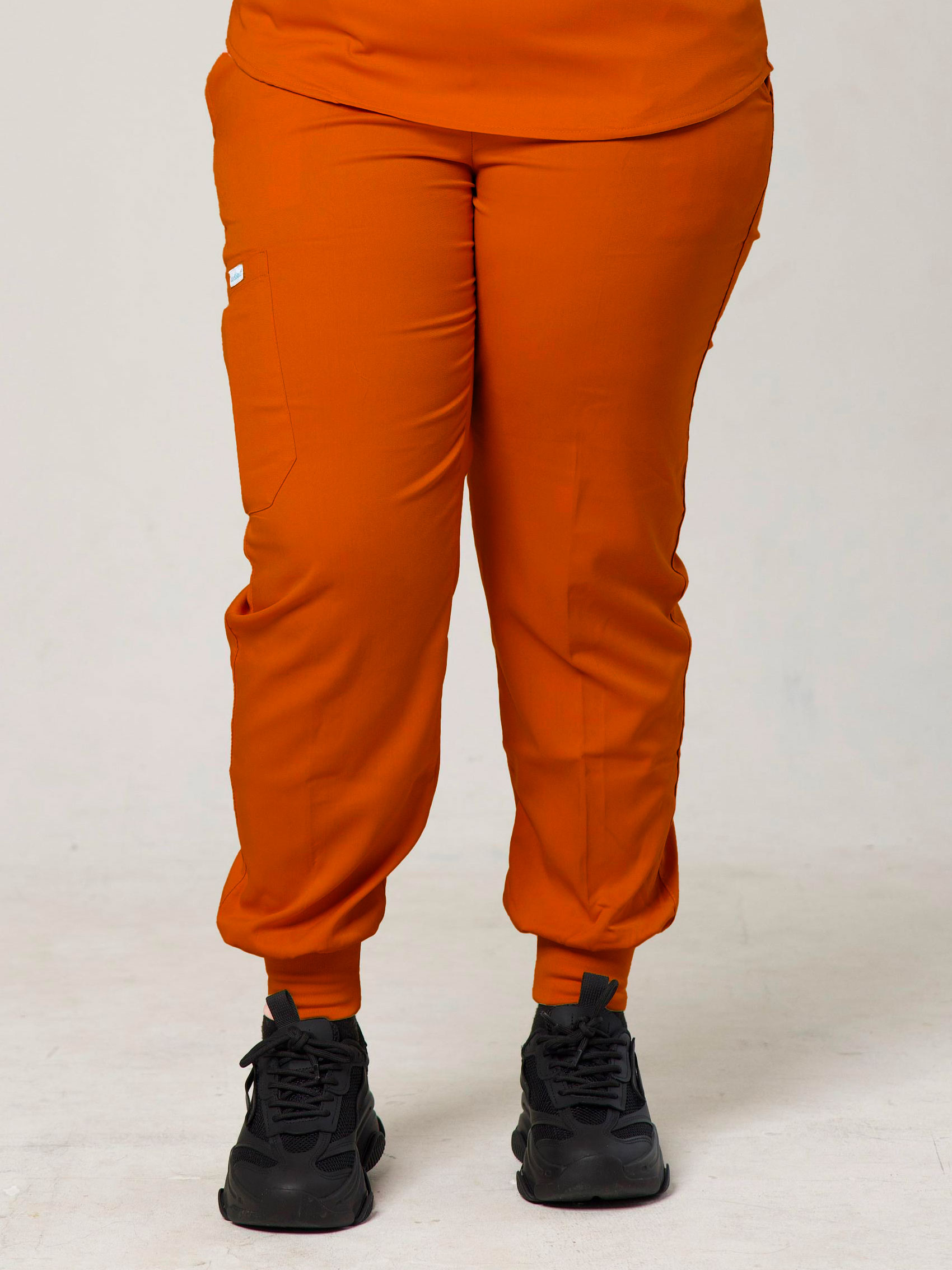 sain&sauf women’s mandarin collar scrub set