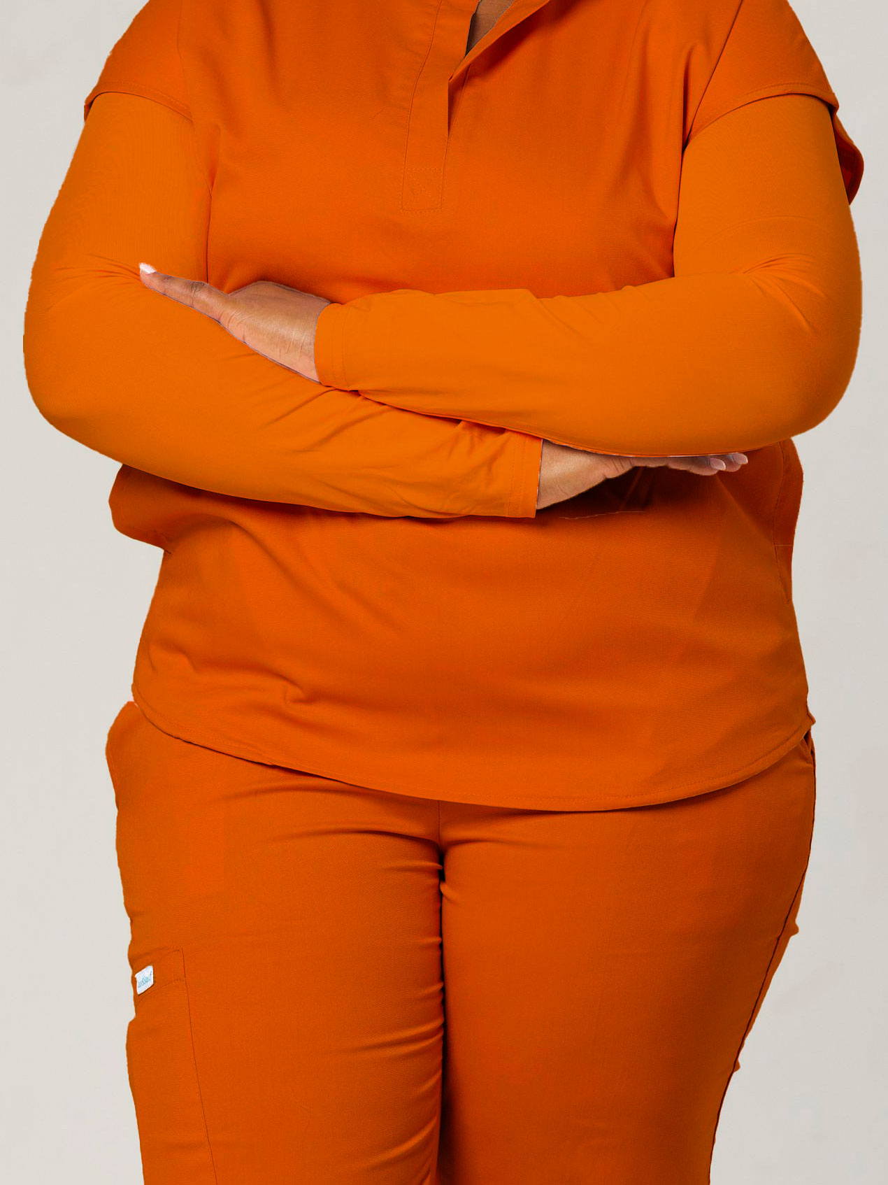 sain&sauf women’s mandarin collar scrub set